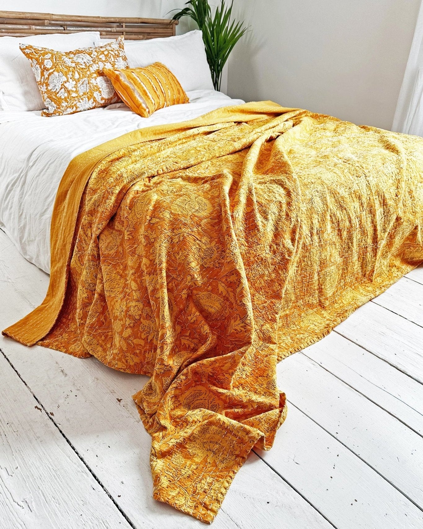 Sunshine Yellow Gold Floral Kantha Quilt Bedspread – Biggs Hill