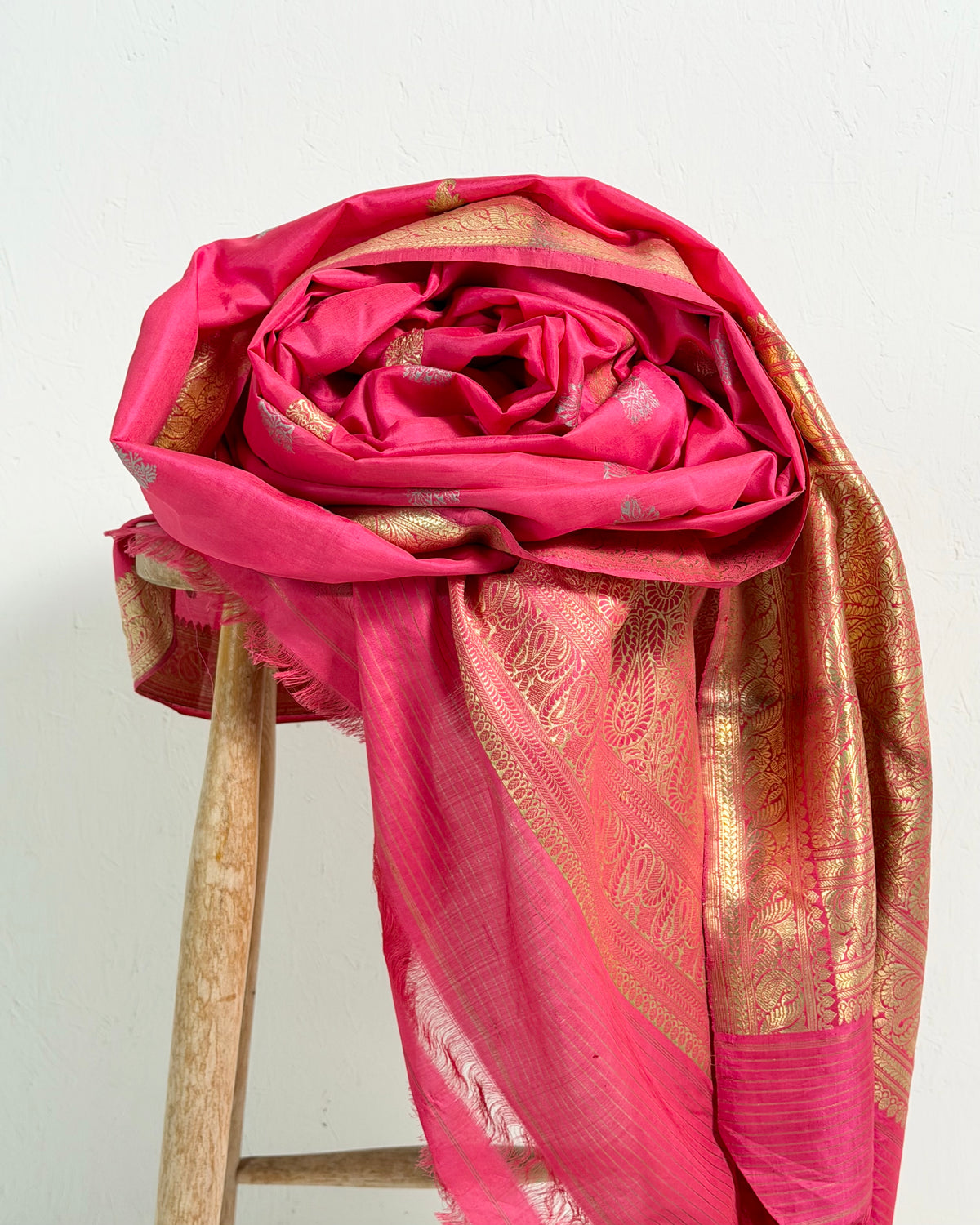 Preloved Silk Sari Length In Pink 11