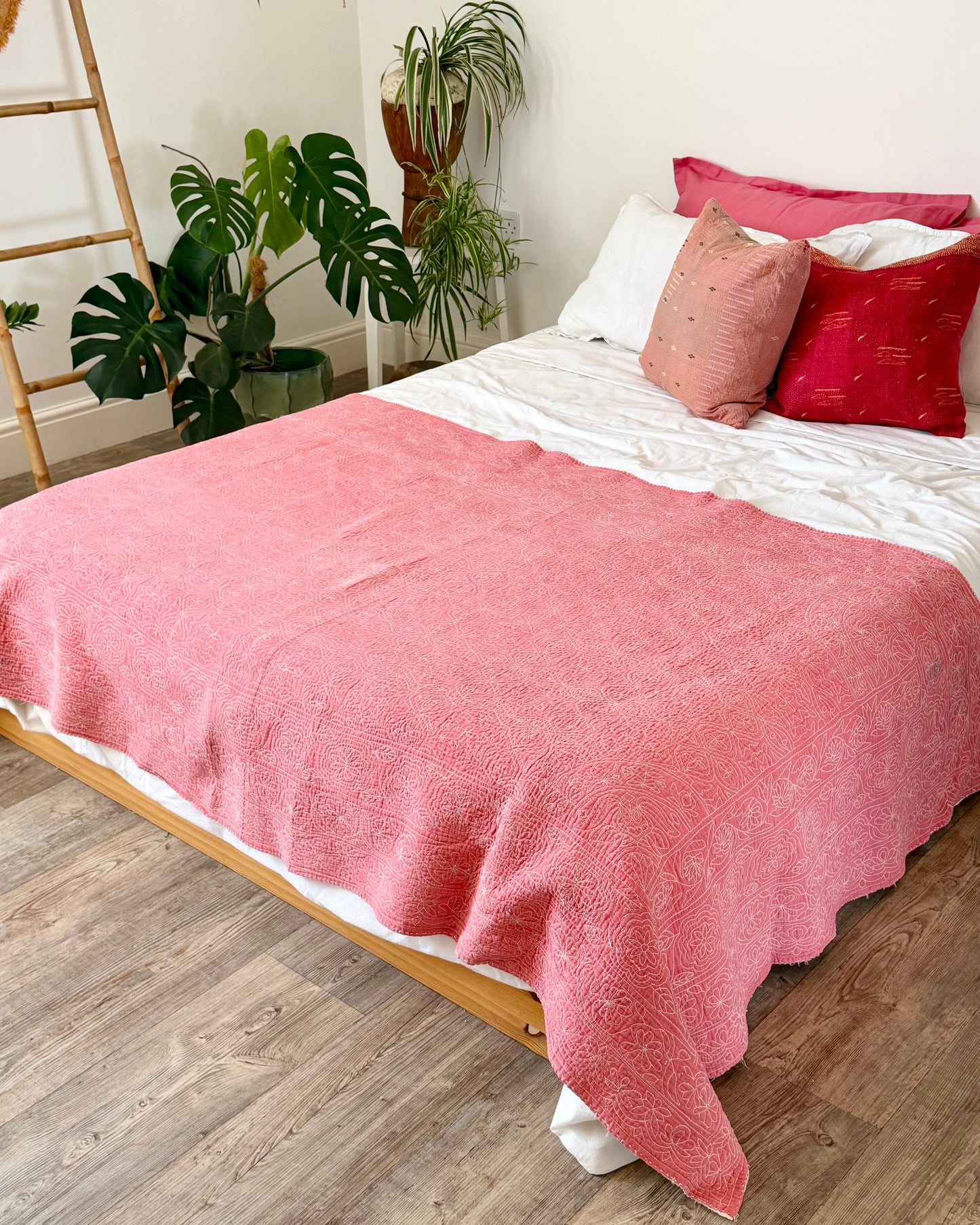 Embroidered Sujini Vintage Kantha Quilt In Faded Pink With Bengali Writing