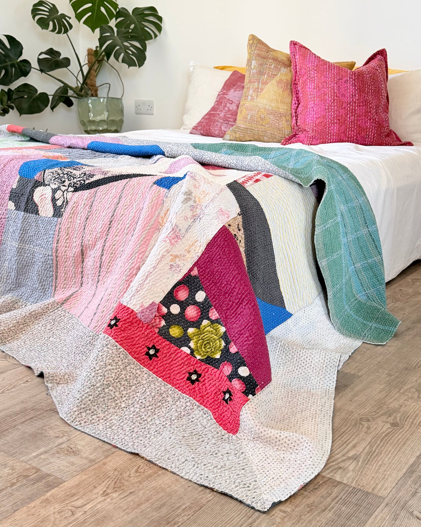 Large Fine Stitched Vintage Kantha Quilt in Multicolour Patchwork