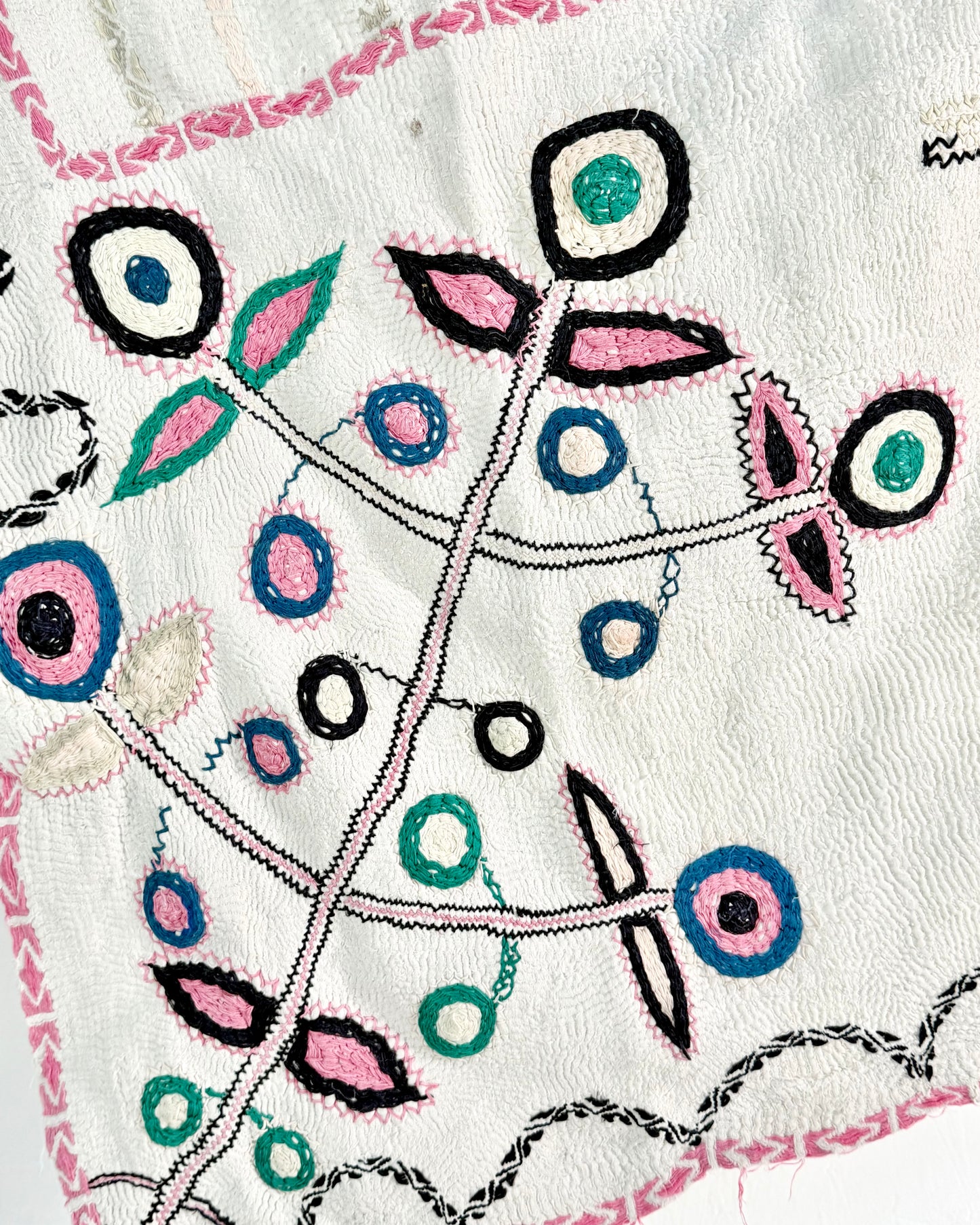 Project Kantha Quilt: White Nakshi Kantha With Tree Of Life Embroidery