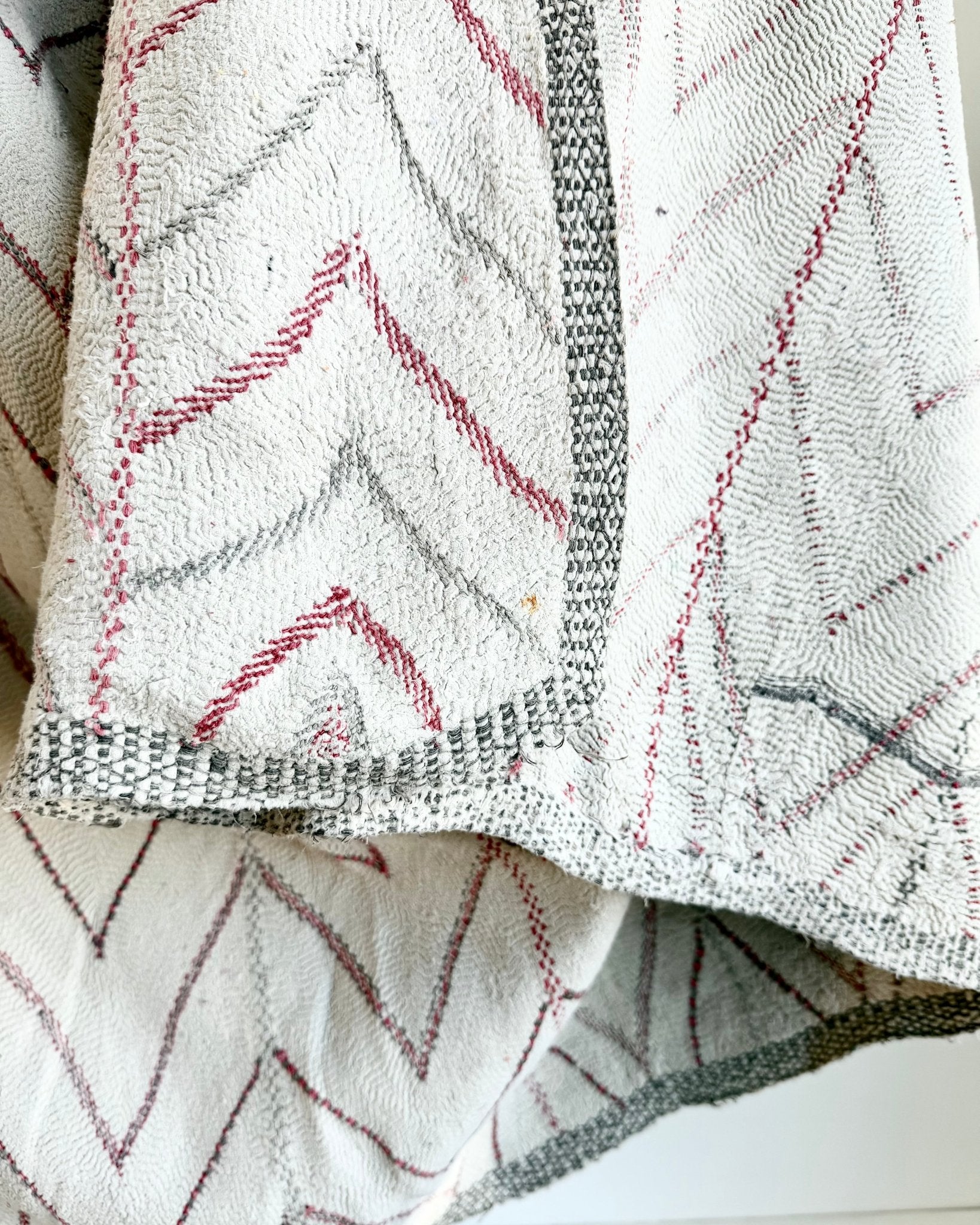 Project Kantha Quilt: Large Nakshi Kantha With Zig Zag Embroidery - Biggs & Hill