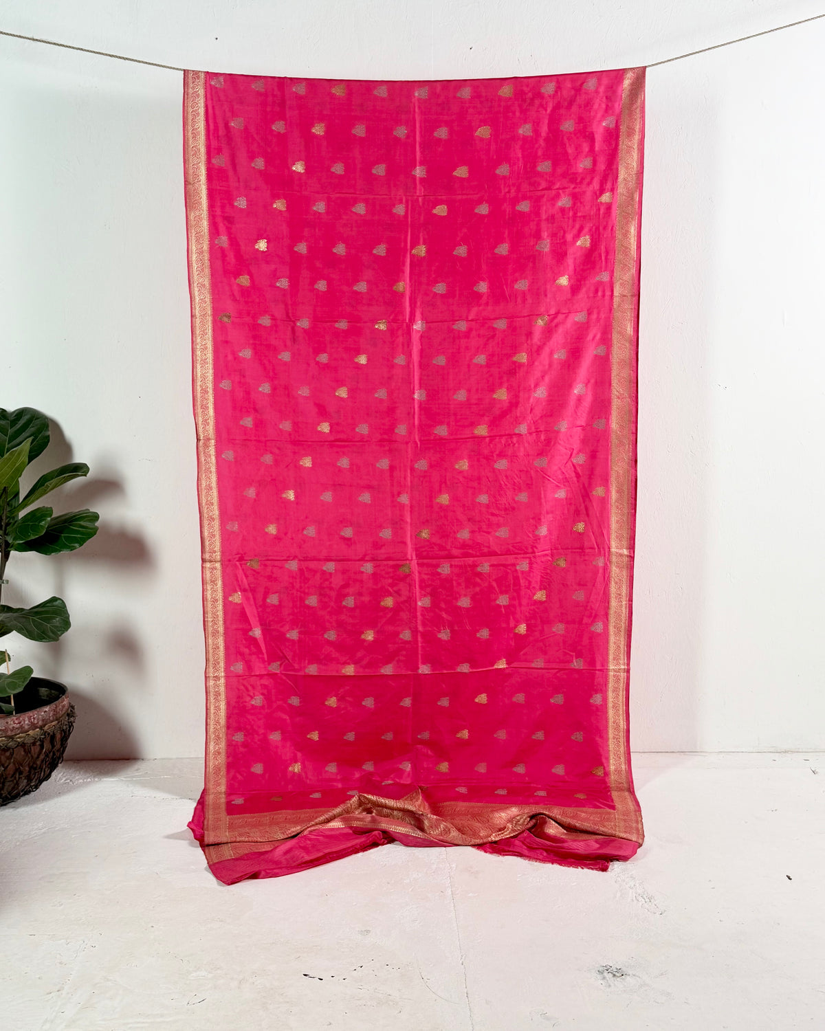 Preloved Silk Sari Length In Pink 11