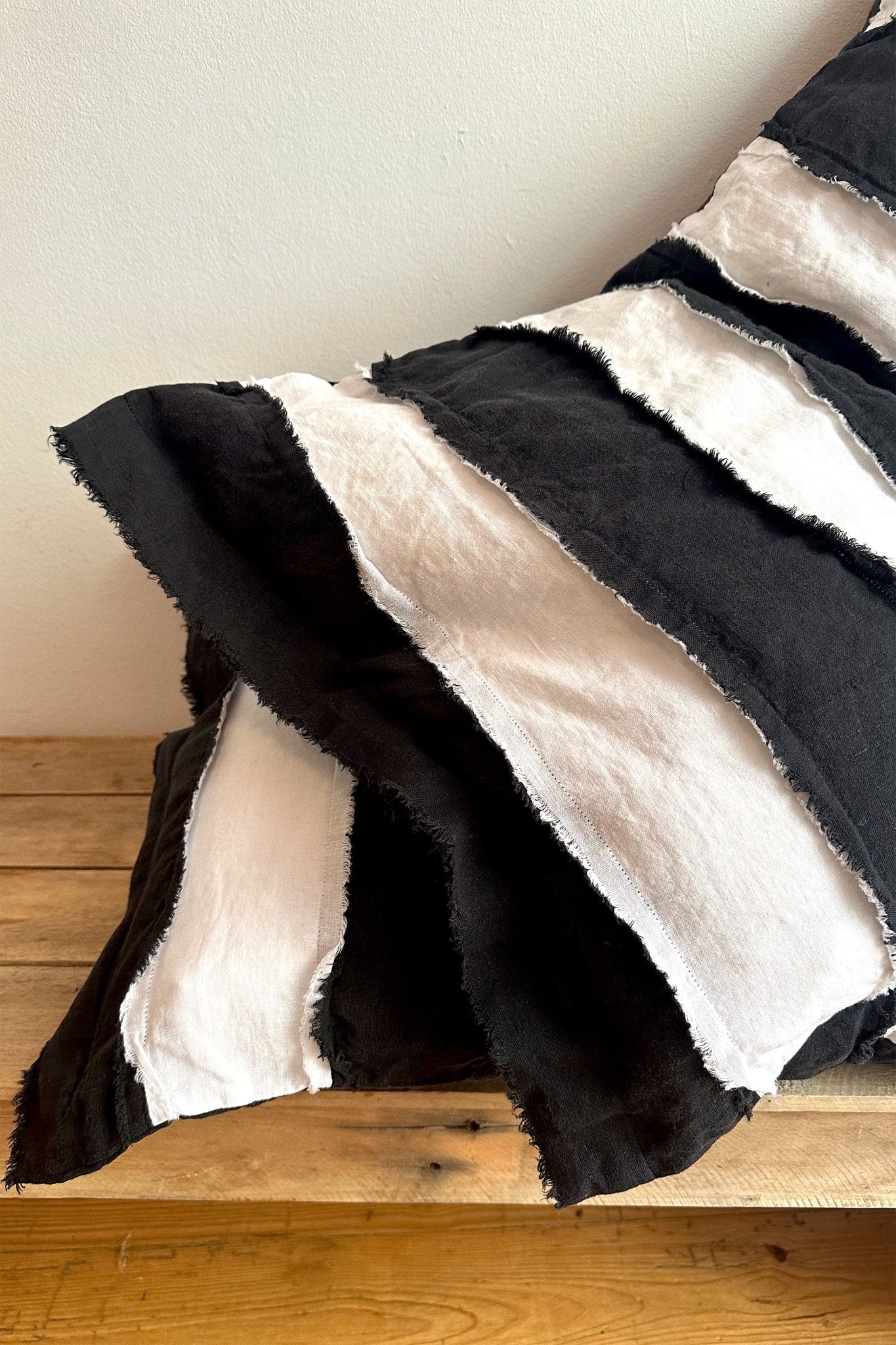 Black and White Striped Linen Pillowcase - Biggs & Hill - Cushion Covers - 30 inch - 50cm - 75cm