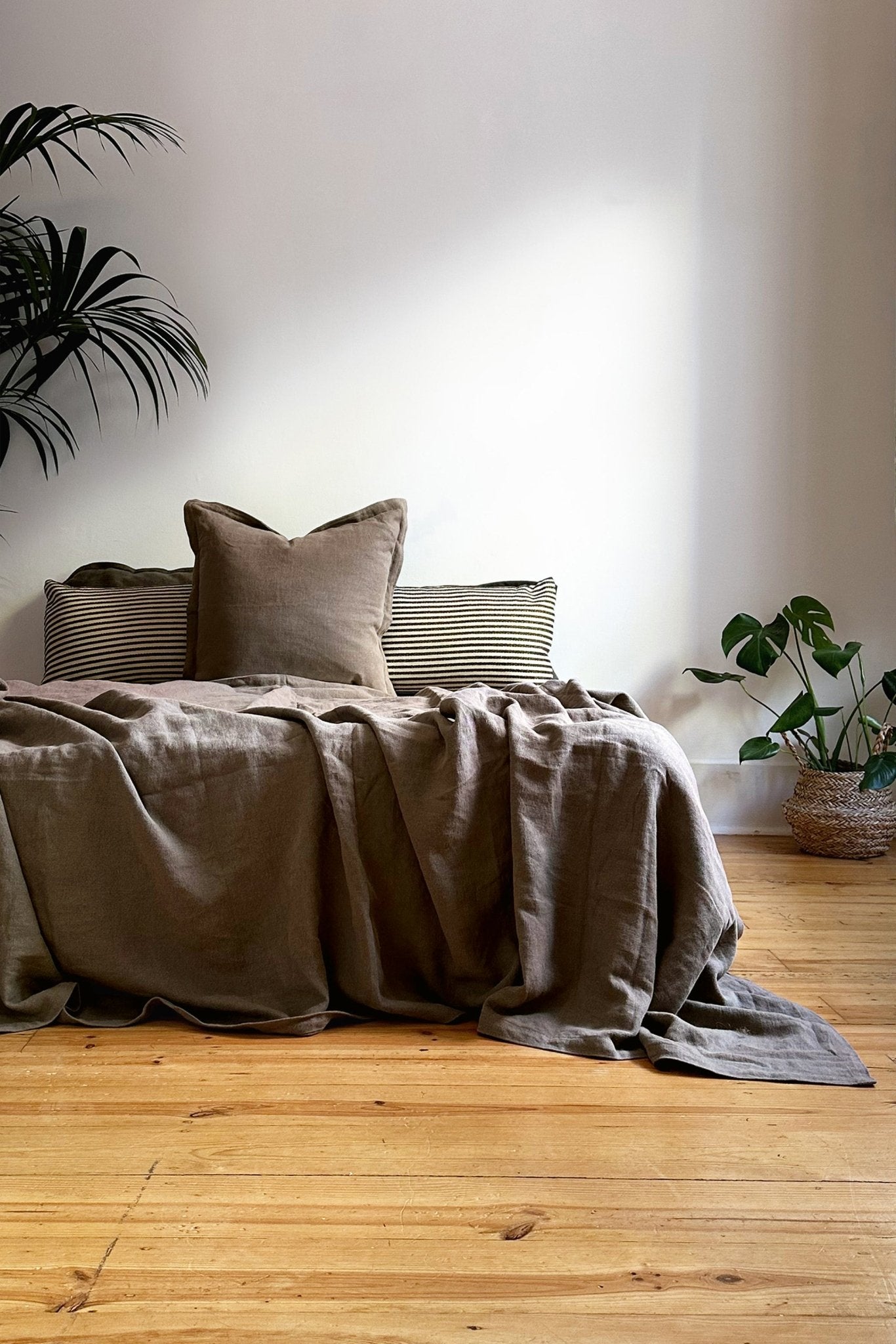 Heavyweight Linen Blanket / Bed Throw in Smoke Grey - Biggs & Hill - Blanket - Bedspread - blanket - charcoal
